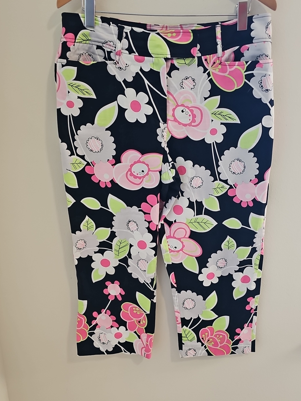 Courtenay Womens 14 Black Floral Capri Pants - Pink & Green. Cotton - Picture 1 of 7